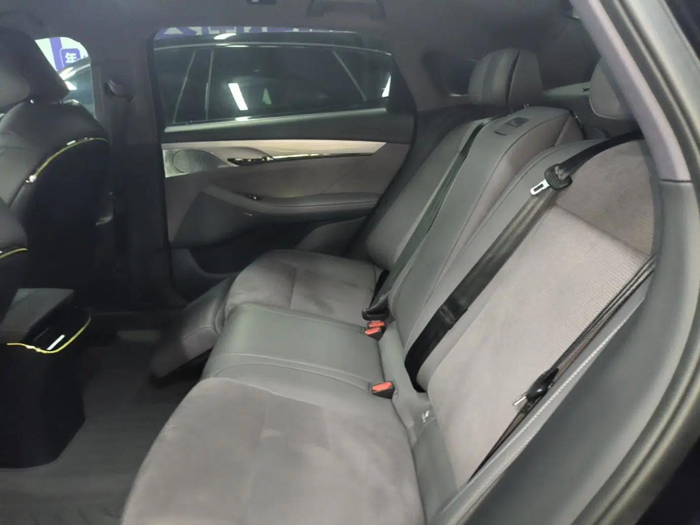VOYAH PASSION 2024 PHEV Four-Wheel Drive Ultra-Long Range Executive Edition — миниатюра 20