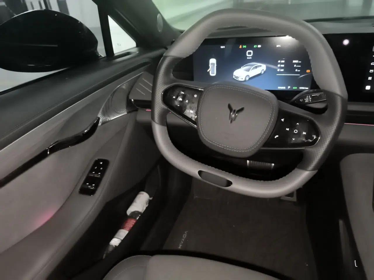 VOYAH PASSION 2024 PHEV Four-Wheel Drive Ultra-Long Range Executive Edition — миниатюра 10