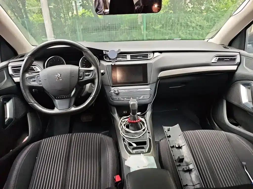 Peugeot 408 2016 1.6T Automatic Luxury Edition — миниатюра 5