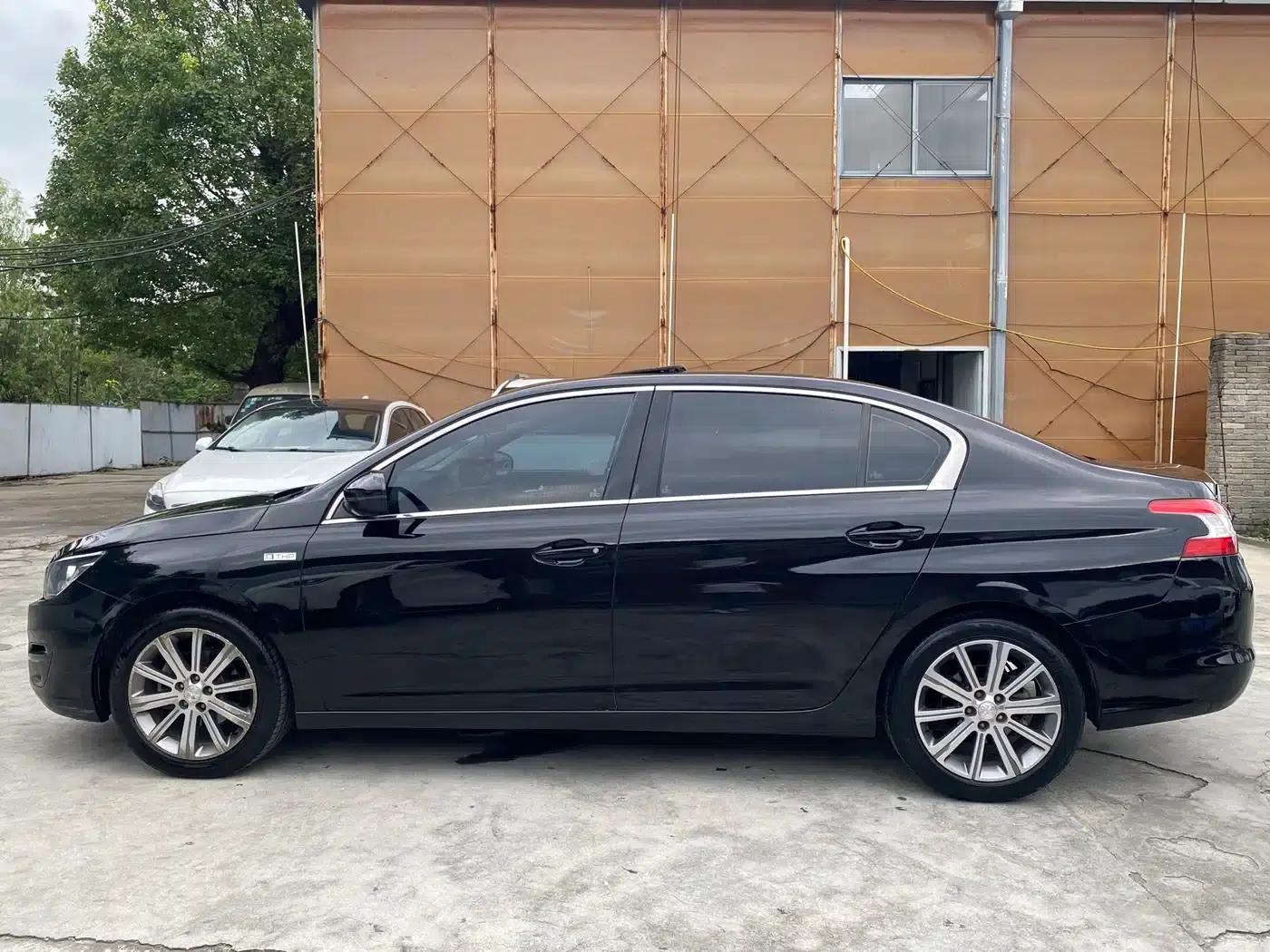 Peugeot 408 2015 1.2T Automatic Luxury Edition — миниатюра 13