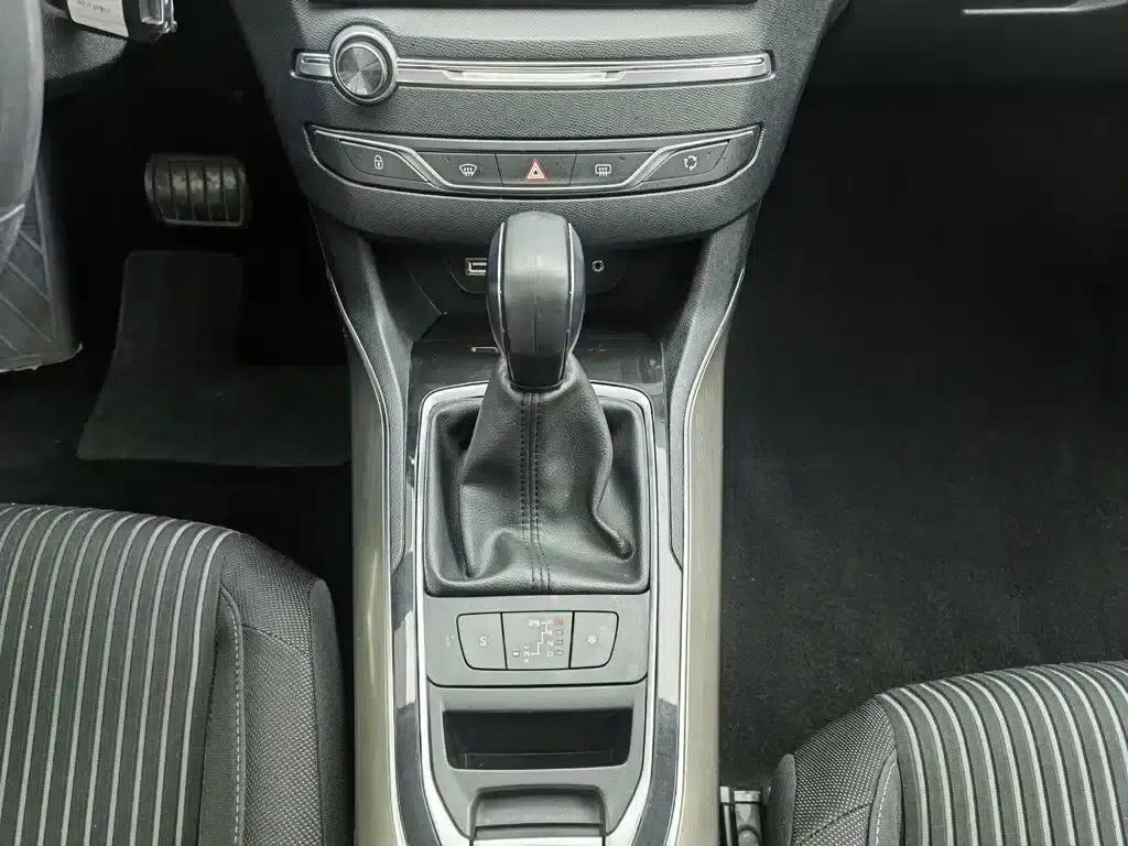 Peugeot 408 2014 1.8L Automatic Luxury Edition — миниатюра 13