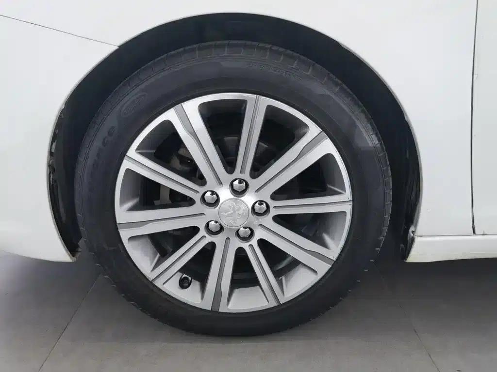 Peugeot 408 2014 1.8L Automatic Luxury Edition — миниатюра 17