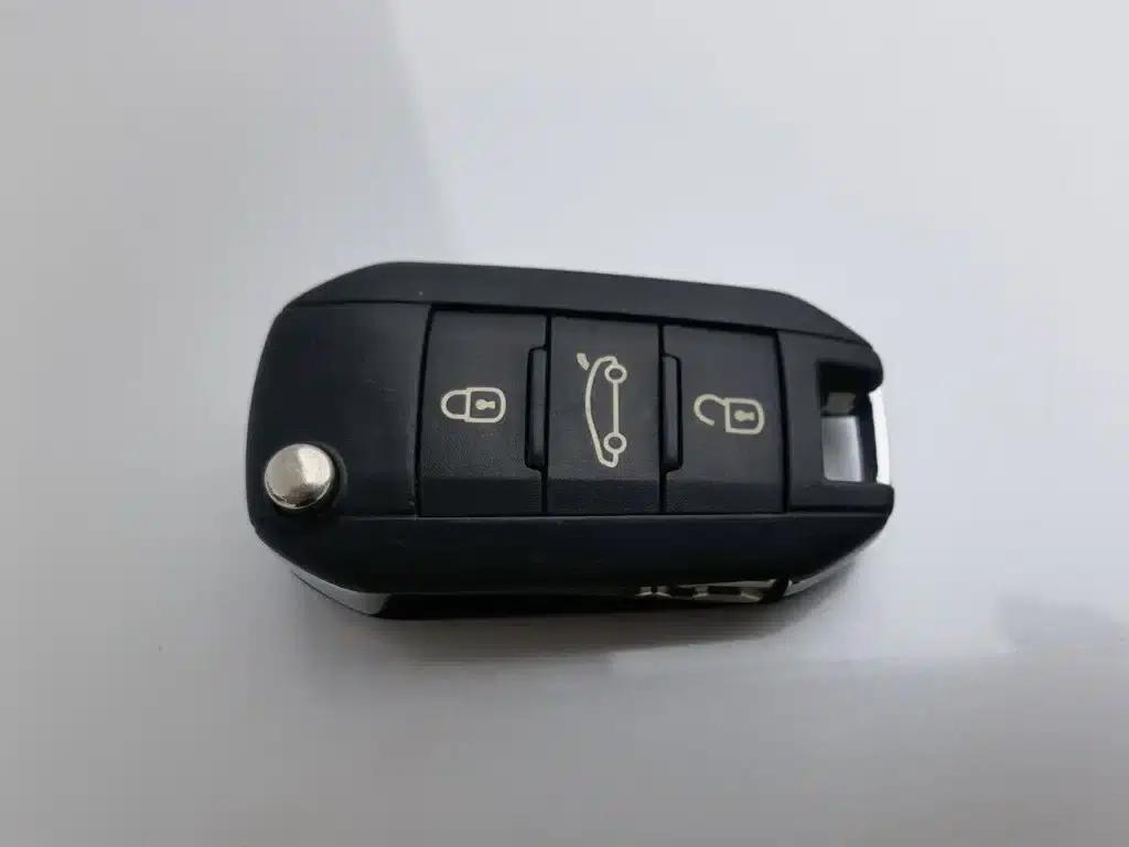 Peugeot 408 2014 1.8L Automatic Luxury Edition — миниатюра 19