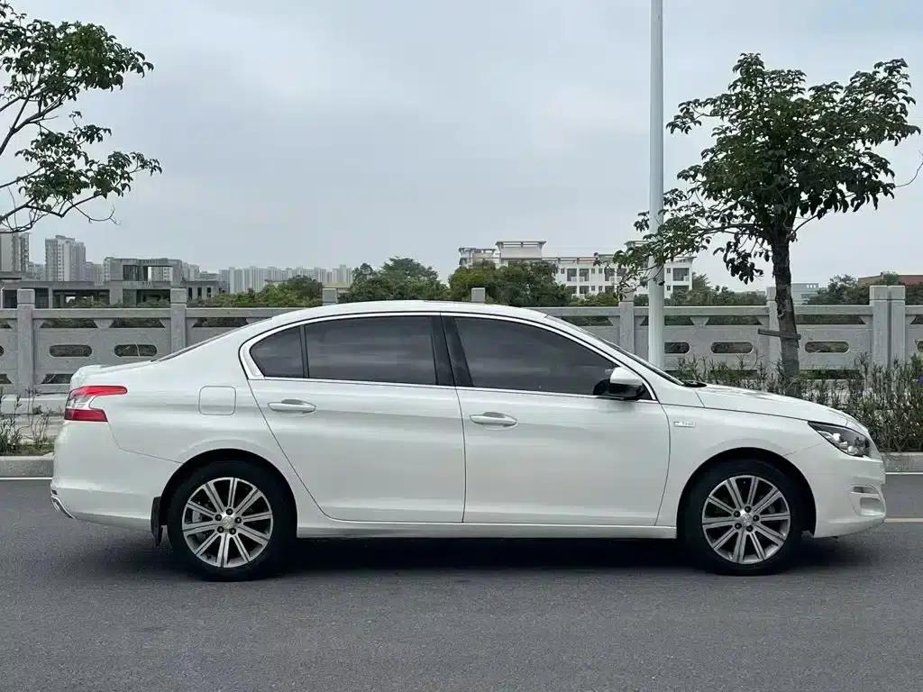 Peugeot 408 2016 1.6T Automatic Luxury Edition — миниатюра 5