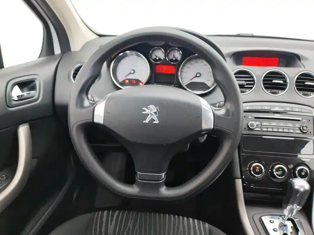 Peugeot 408 2013 2.0L Automatic Comfort Edition — миниатюра 11