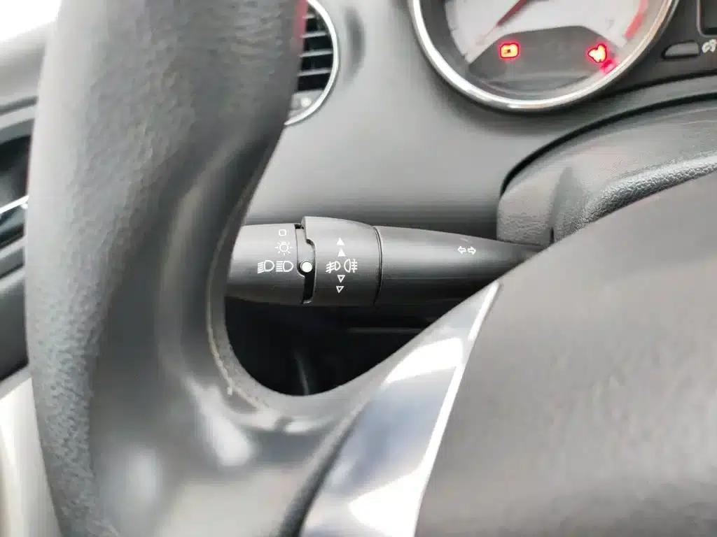 Peugeot 408 2013 2.0L Automatic Comfort Edition — миниатюра 21