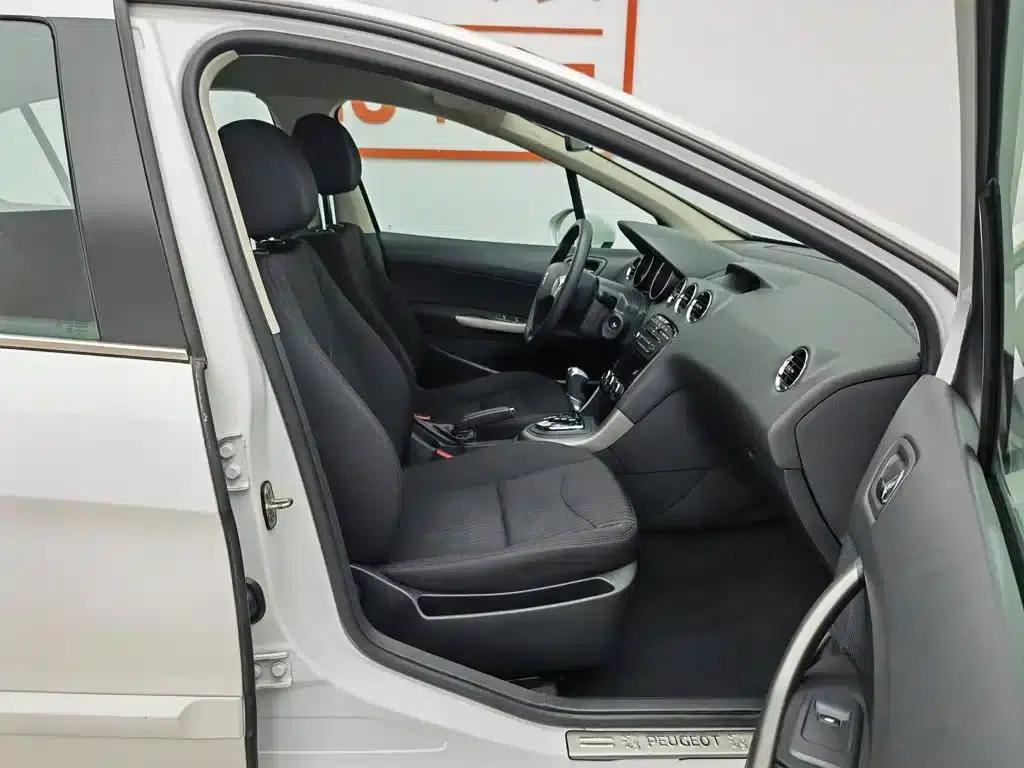 Peugeot 408 2013 2.0L Automatic Comfort Edition — миниатюра 23