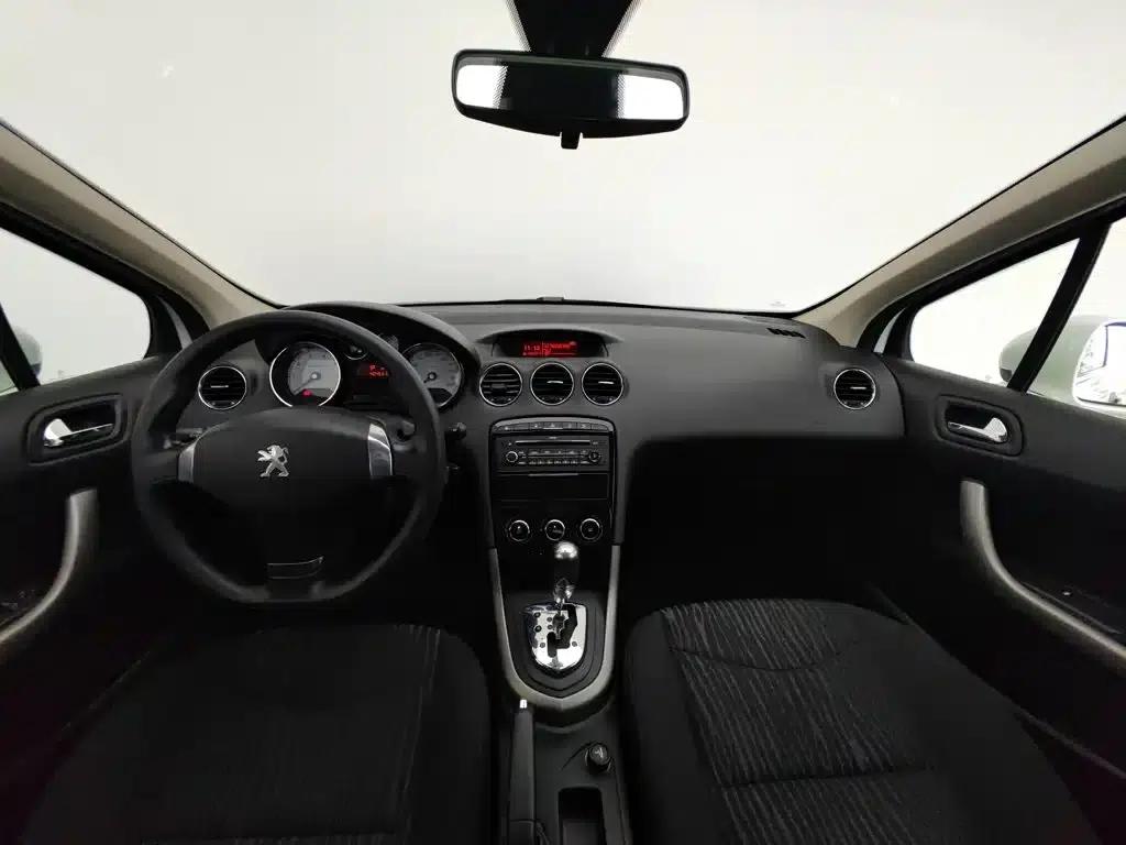 Peugeot 408 2013 2.0L Automatic Comfort Edition — миниатюра 5