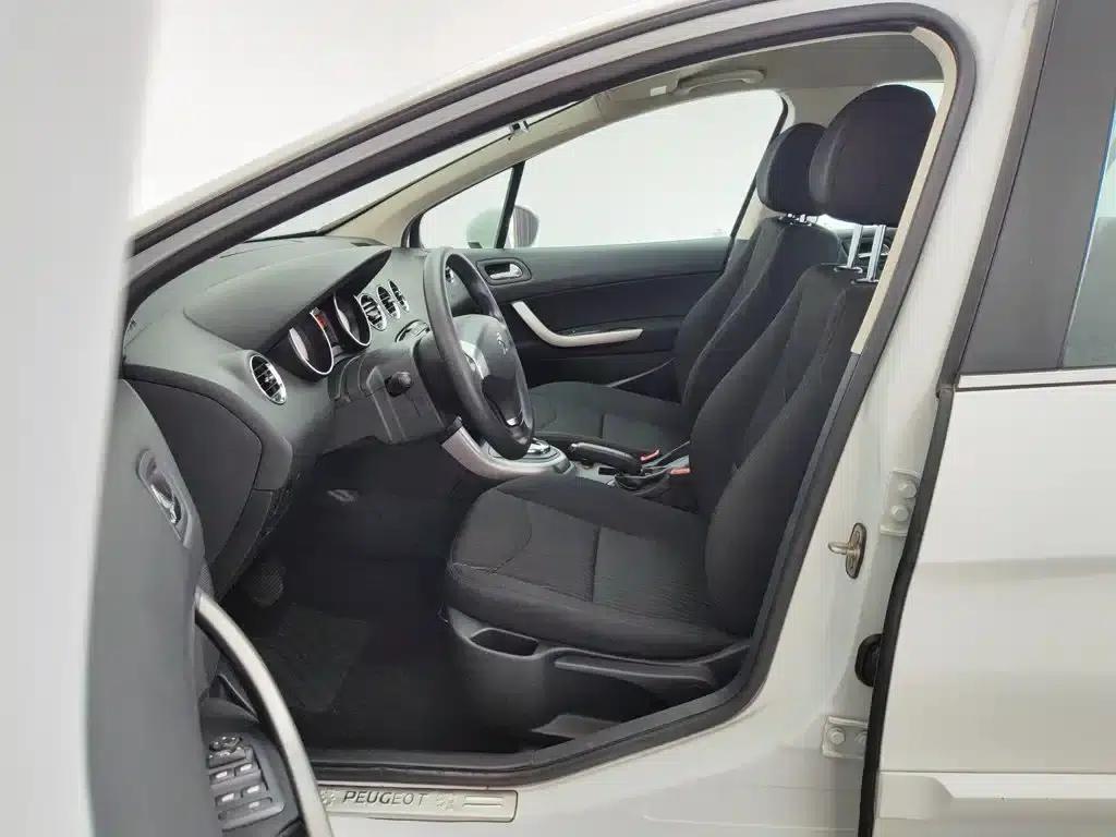 Peugeot 408 2013 2.0L Automatic Comfort Edition — миниатюра 10