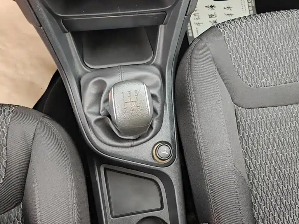 Peugeot 308 2014 Enjoy Edition Classic 1.6L Manual Premium Model — миниатюра 14