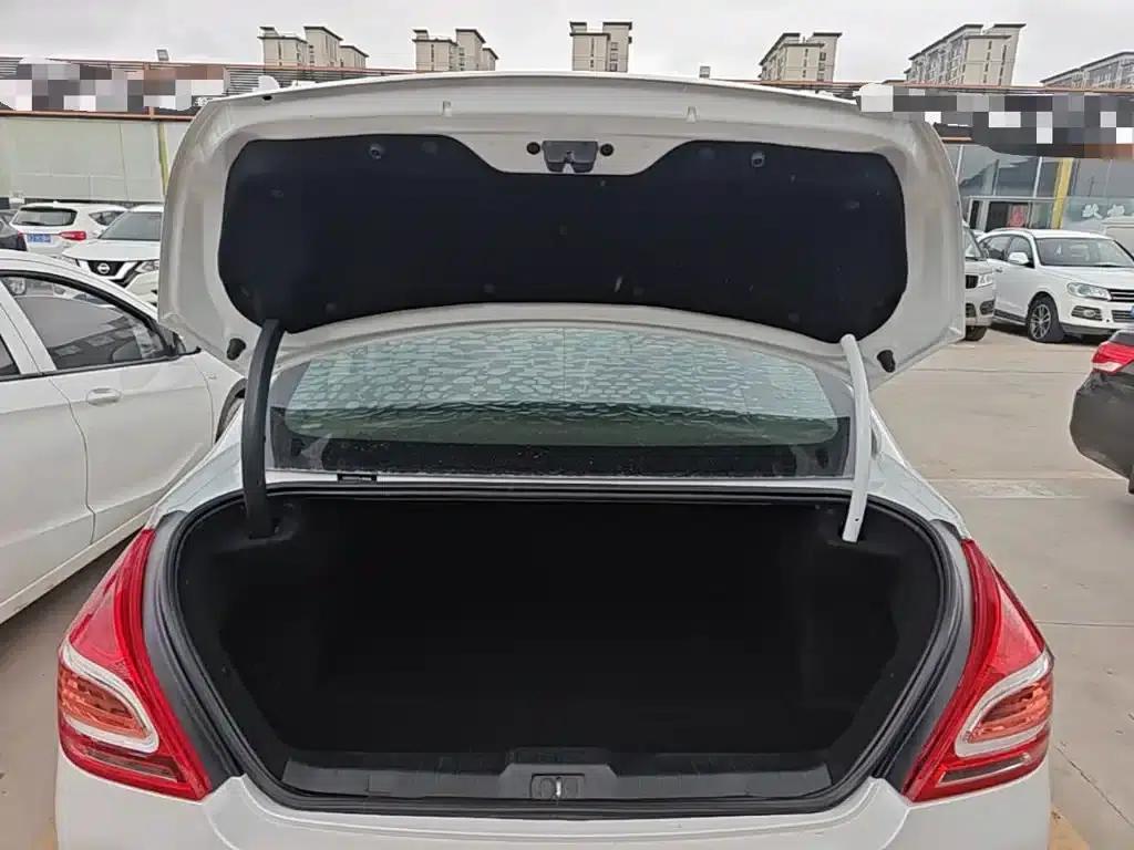 Peugeot 308 2014 Enjoy Edition Classic 1.6L Manual Premium Model — миниатюра 19