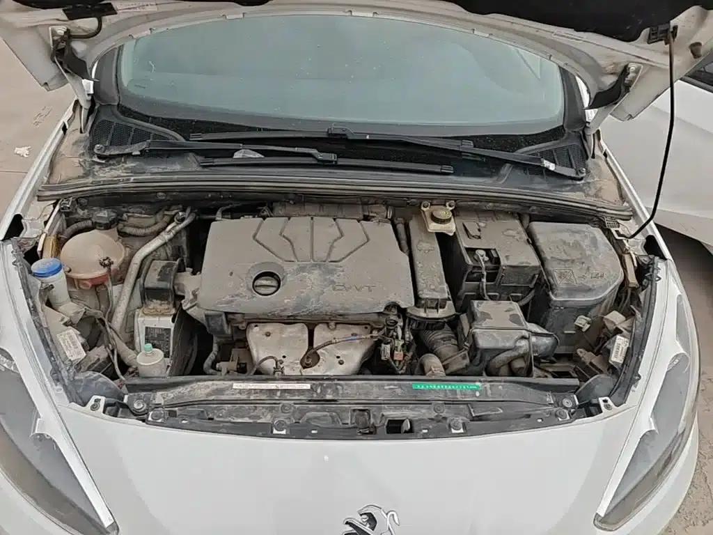 Peugeot 308 2014 Enjoy Edition Classic 1.6L Manual Premium Model — миниатюра 20