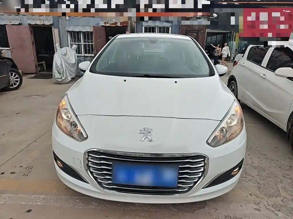 Peugeot 308 2014 Enjoy Edition Classic 1.6L Manual Premium Model — миниатюра 3