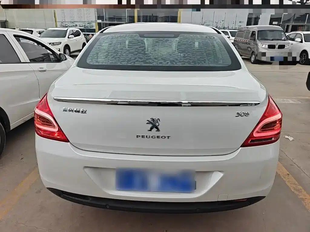 Peugeot 308 2014 Enjoy Edition Classic 1.6L Manual Premium Model — миниатюра 6