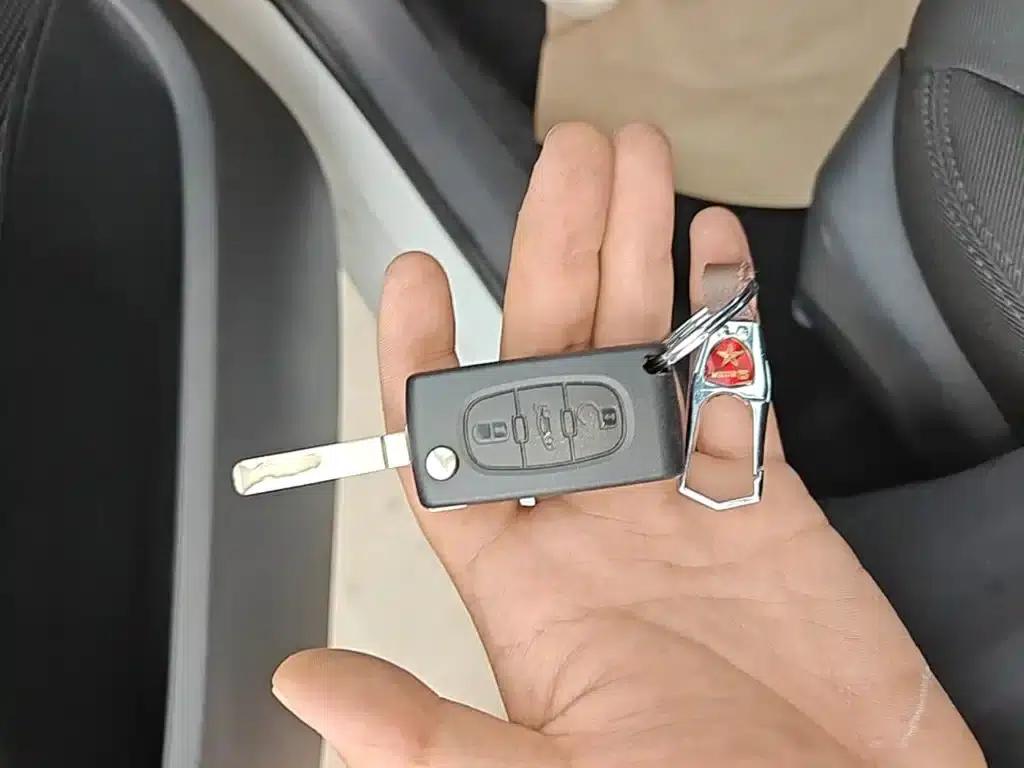 Peugeot 308 2014 Enjoy Edition Classic 1.6L Manual Premium Model — миниатюра 9