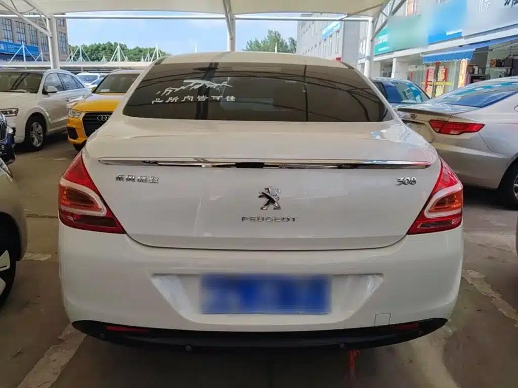 Peugeot 308 2013 1.6L Automatic Premium Edition — миниатюра 6