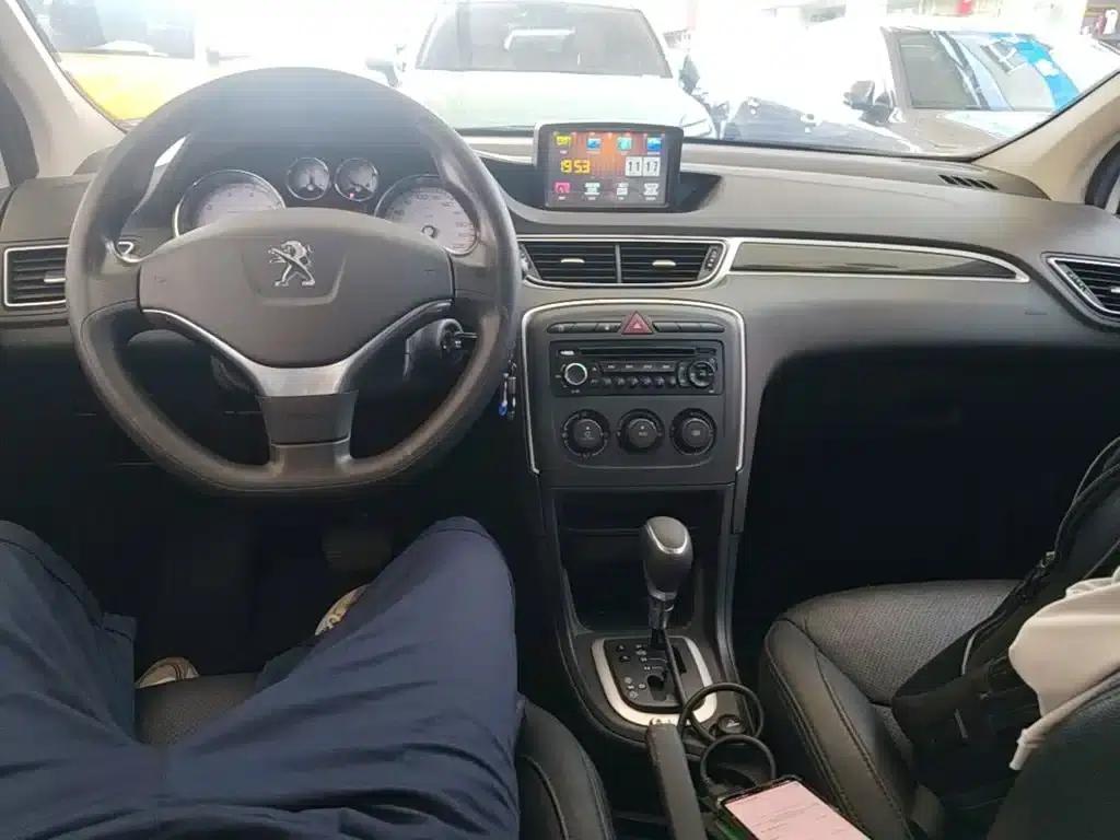 Peugeot 308 2013 1.6L Automatic Premium Edition — миниатюра 10