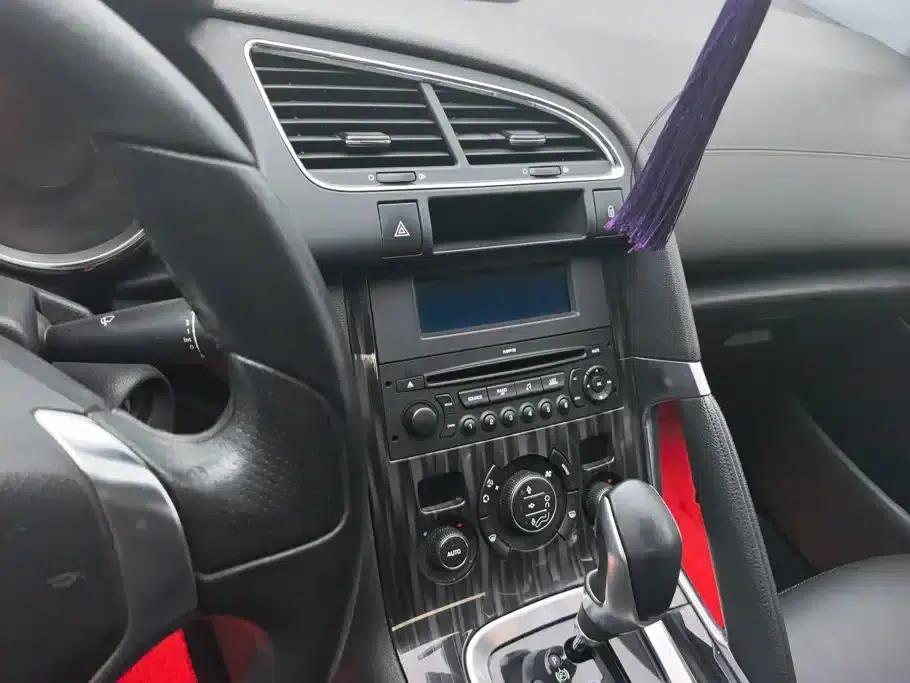 Peugeot 3008 2015 2.0L Automatic Trend Edition — миниатюра 13