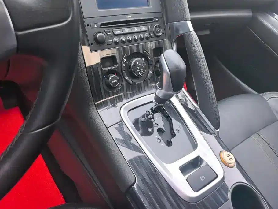 Peugeot 3008 2015 2.0L Automatic Trend Edition — миниатюра 16