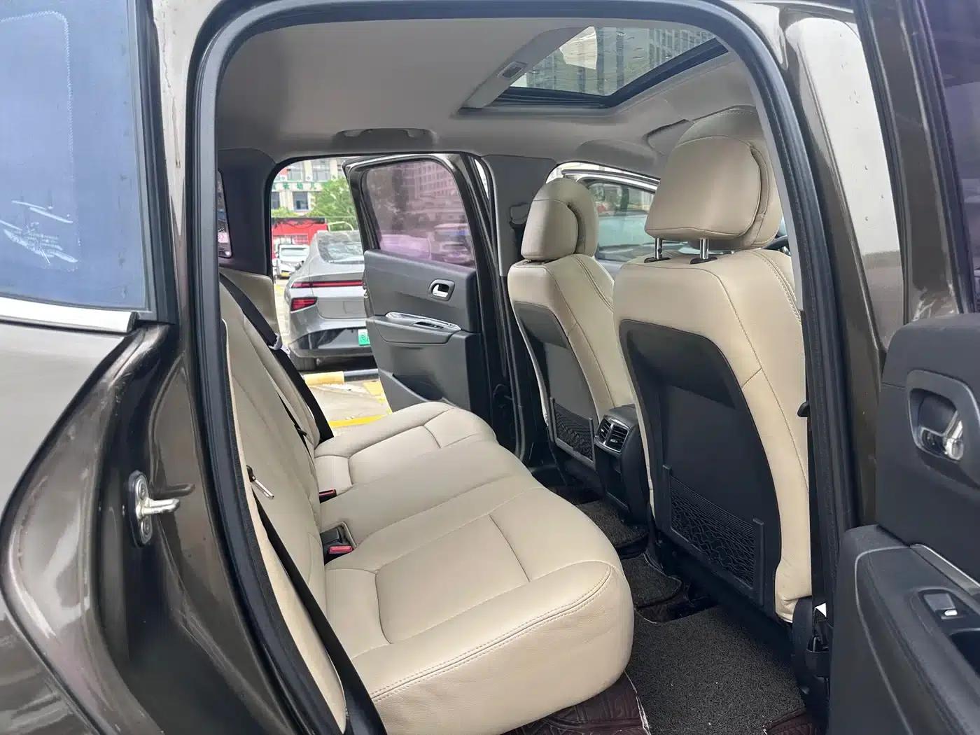 Peugeot 3008 2015 2.0L Automatic Trend Edition — миниатюра 13