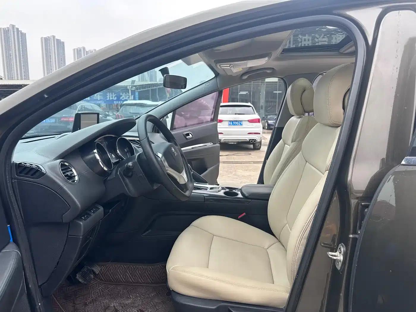 Peugeot 3008 2015 2.0L Automatic Trend Edition — миниатюра 5