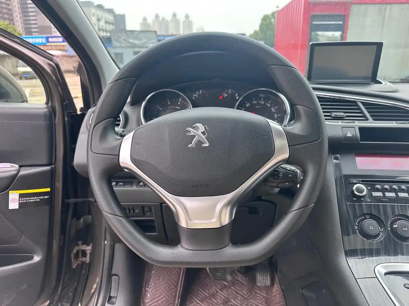 Peugeot 3008 2015 2.0L Automatic Trend Edition — миниатюра 8