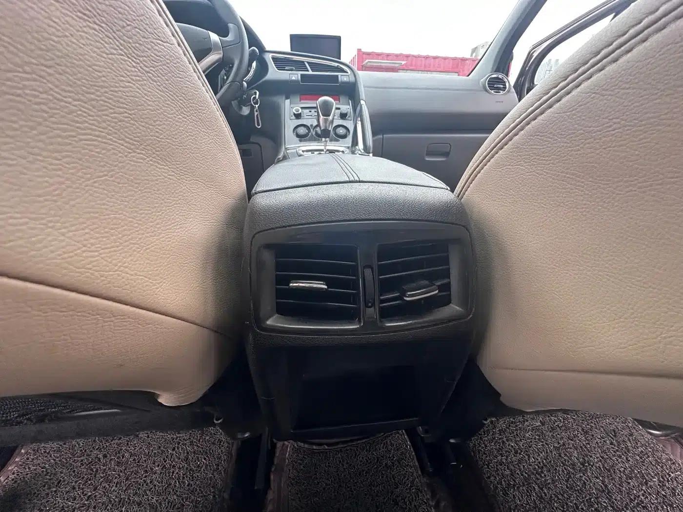 Peugeot 3008 2015 2.0L Automatic Trend Edition — миниатюра 10