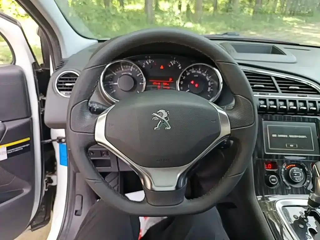 Peugeot 3008 2015 1.6THP Automatic Premium Edition — миниатюра 11