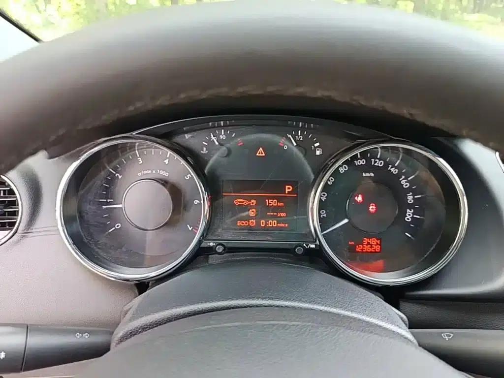 Peugeot 3008 2015 1.6THP Automatic Premium Edition — миниатюра 12