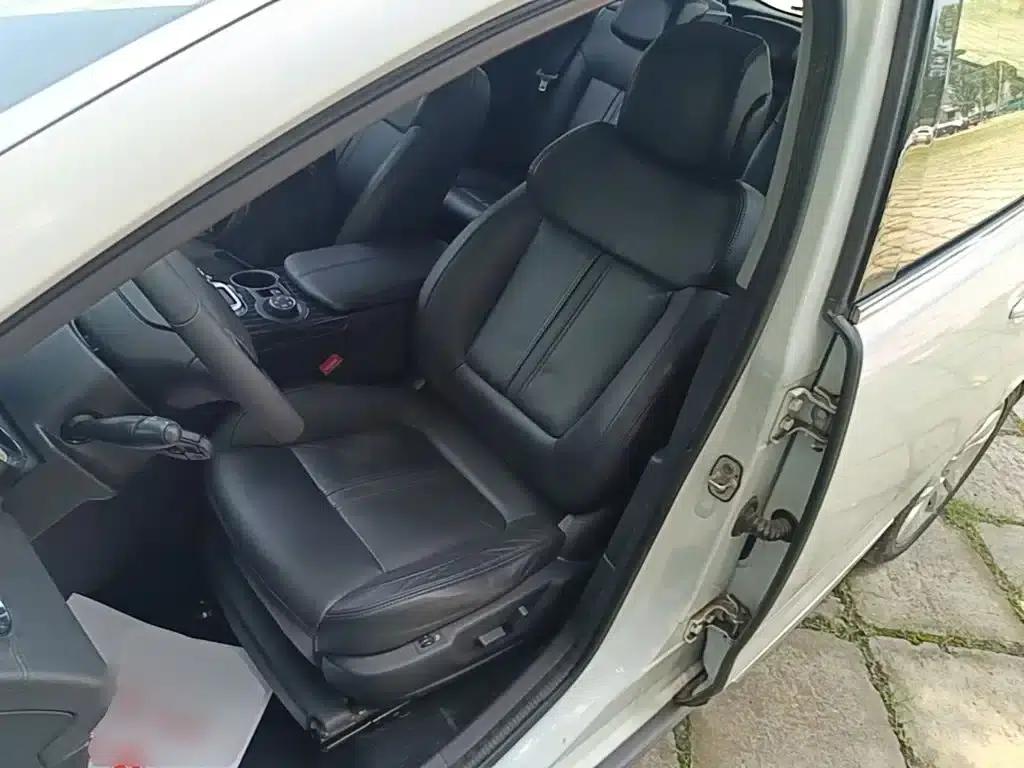 Peugeot 3008 2015 1.6THP Automatic Premium Edition — миниатюра 15