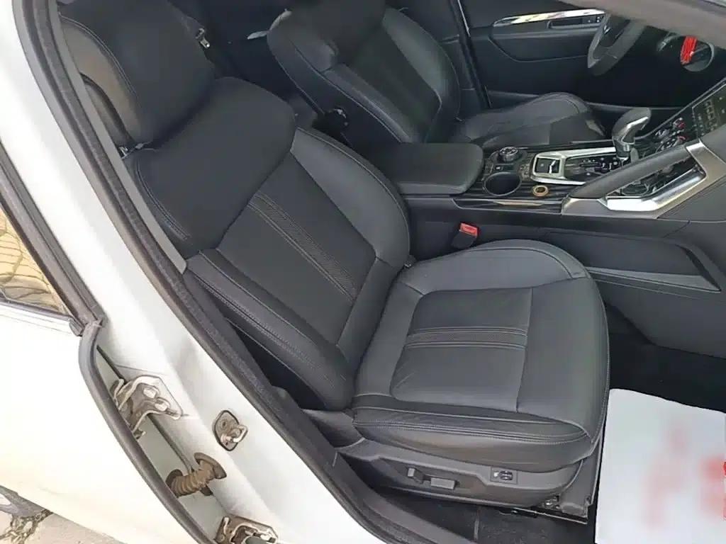 Peugeot 3008 2015 1.6THP Automatic Premium Edition — миниатюра 25