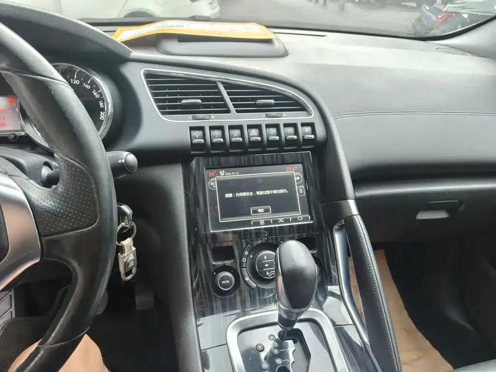Peugeot 3008 2015 1.6THP Automatic Premium Edition — миниатюра 13