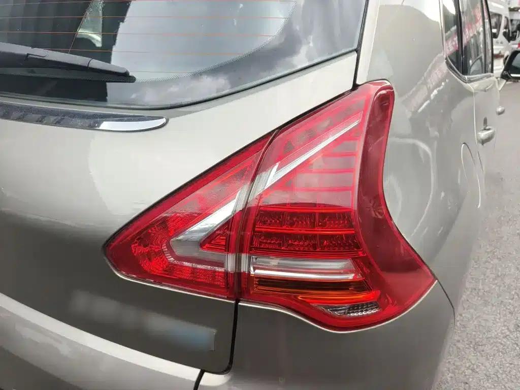 Peugeot 3008 2015 1.6THP Automatic Premium Edition — миниатюра 8