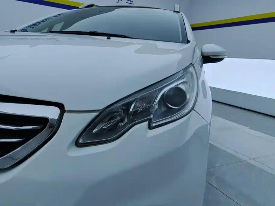 Peugeot 2008 2014 Model 1.6L Automatic Fashion Edition — миниатюра 5