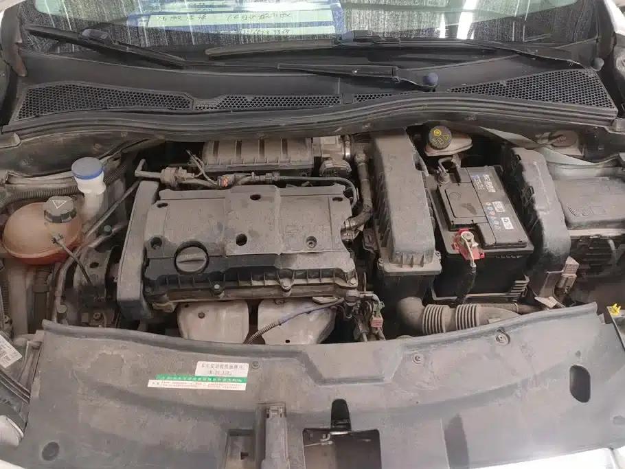 Peugeot 2008 2014 Model 1.6L Automatic Premium Edition — миниатюра 10