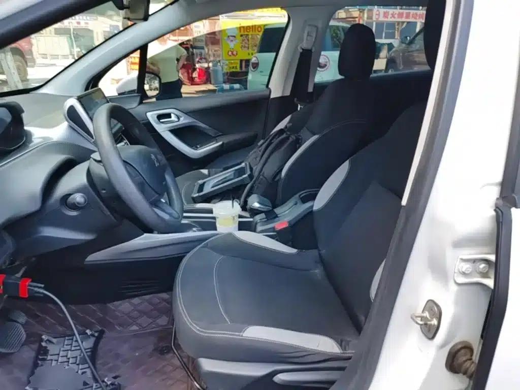 Peugeot 2008 2014 Model 1.6L Automatic Trend Edition — миниатюра 15