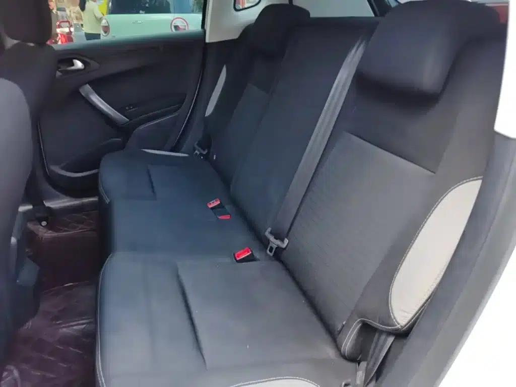Peugeot 2008 2014 Model 1.6L Automatic Trend Edition — миниатюра 17