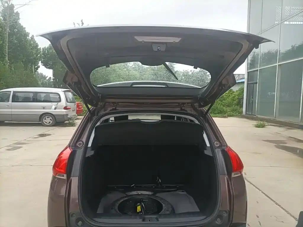 Peugeot 2008 2014 Model 1.6L Manual Fashion Edition — миниатюра 19