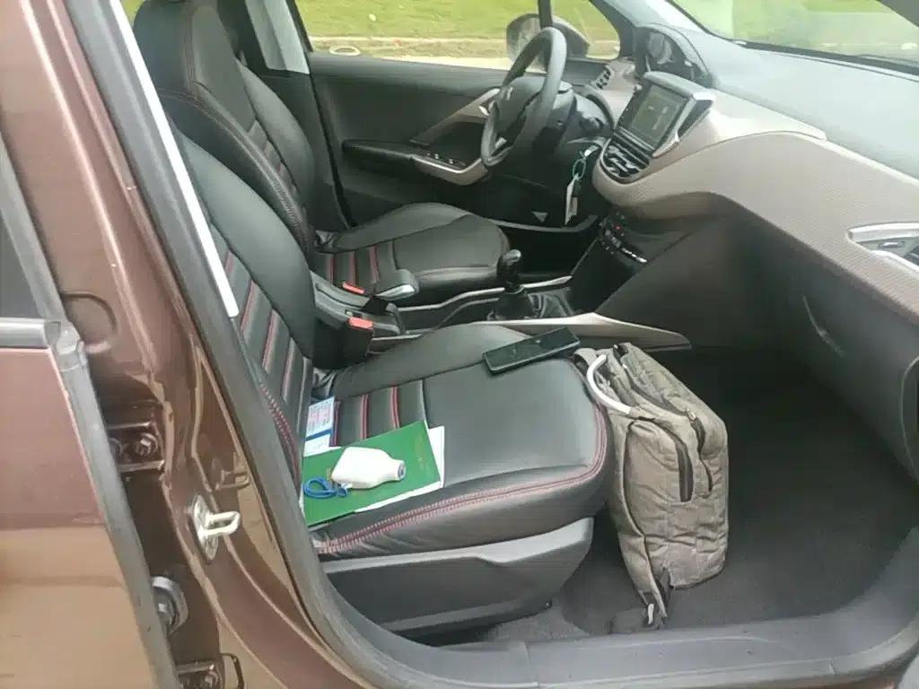 Peugeot 2008 2014 Model 1.6L Manual Fashion Edition — миниатюра 25