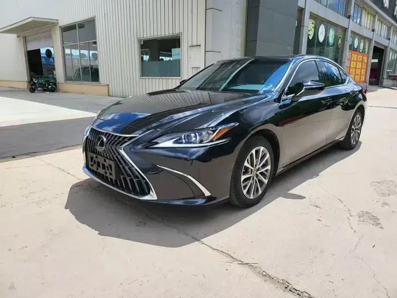Lexus ES 2022 200 Premium Edition — миниатюра 1
