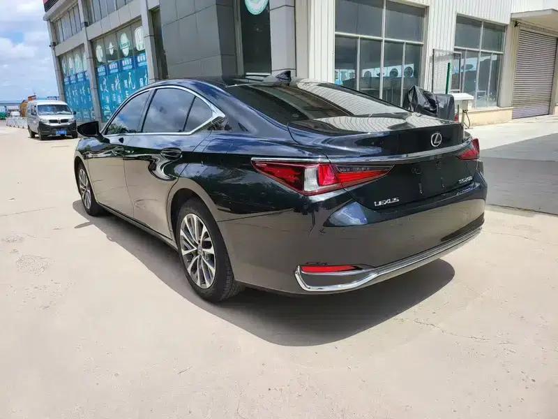 Lexus ES 2022 200 Premium Edition — миниатюра 4