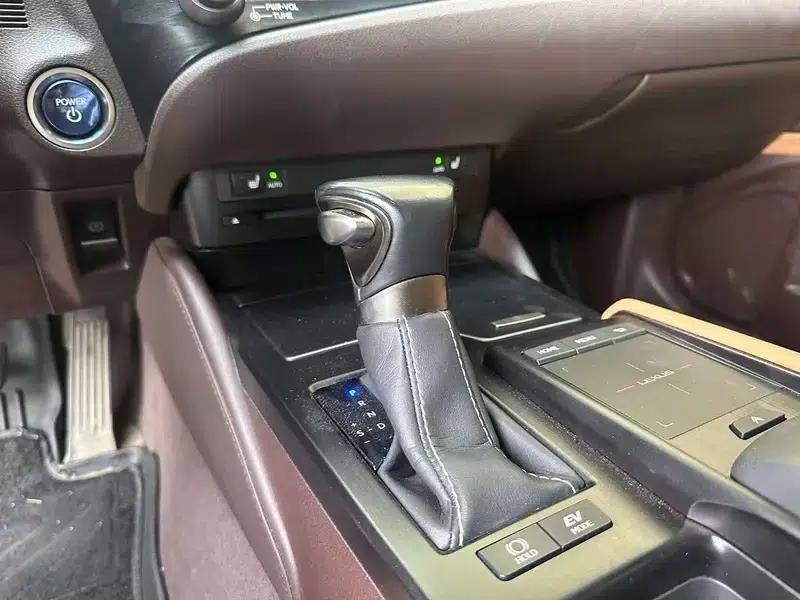 Lexus ES 2020 300h Premium Edition (China VI Emission Standard) — миниатюра 19