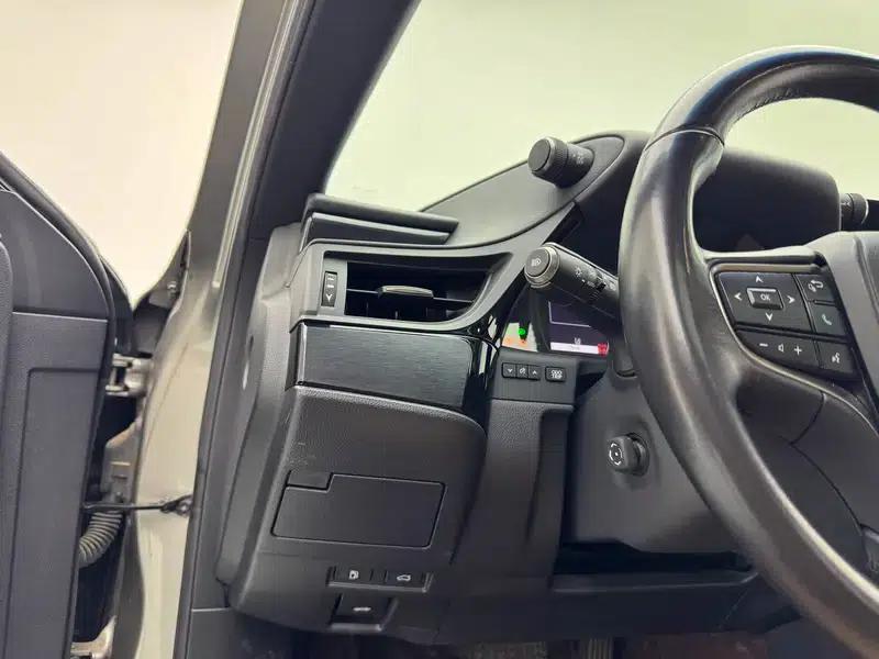 Lexus ES 2021 Model 200 Premium Edition — миниатюра 18