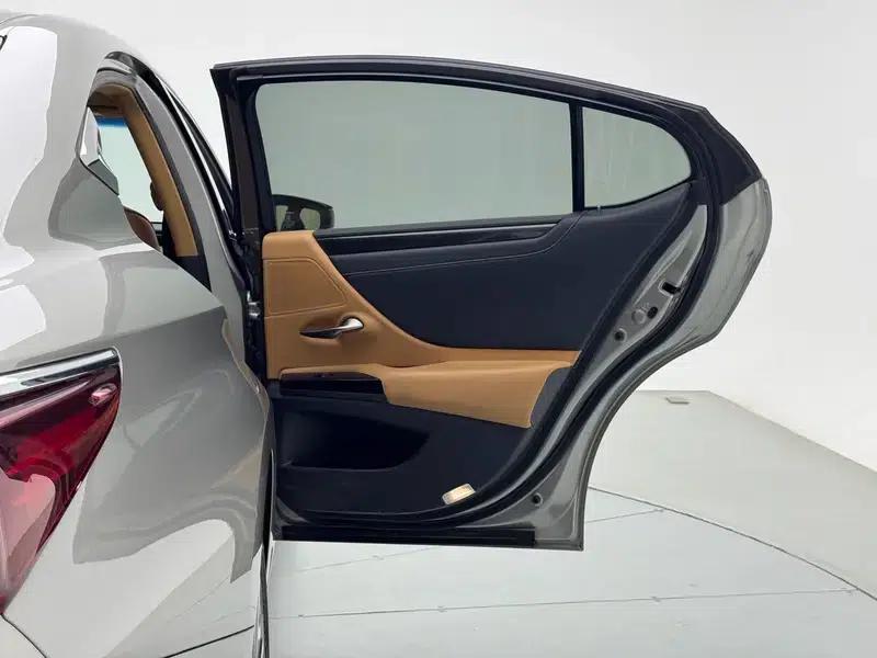 Lexus ES 2021 Model 200 Premium Edition — миниатюра 27