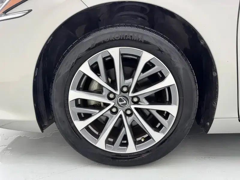 Lexus ES 2021 Model 200 Premium Edition — миниатюра 9