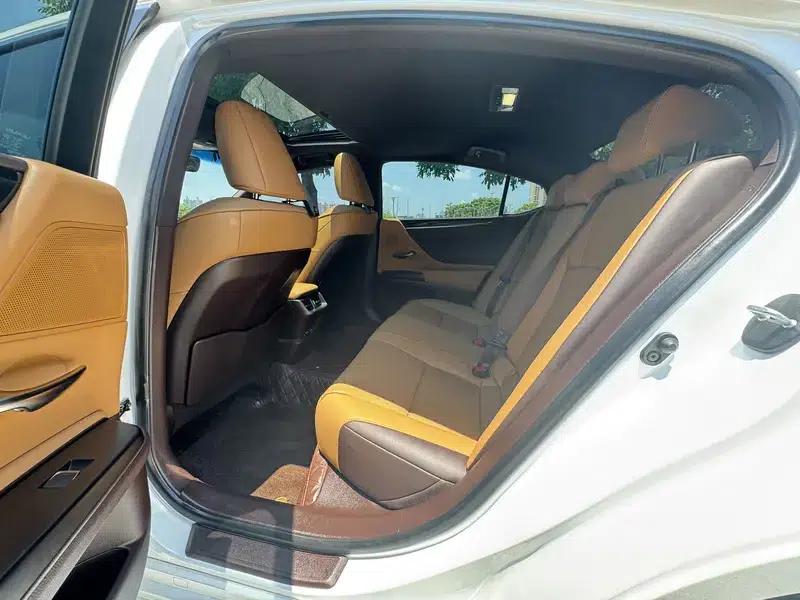 Lexus ES 2021 Model 200 Premium Edition — миниатюра 9