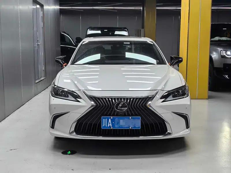 Lexus ES 2021 Model 200 Premium Edition — миниатюра 2