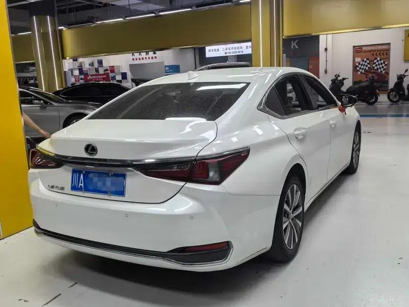 Lexus ES 2021 Model 200 Premium Edition — миниатюра 3