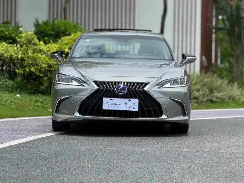 Lexus ES 2022 300h Premium Edition — миниатюра 2