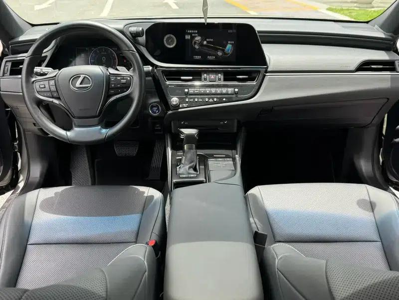 Lexus ES 2022 300h Premium Edition — миниатюра 12